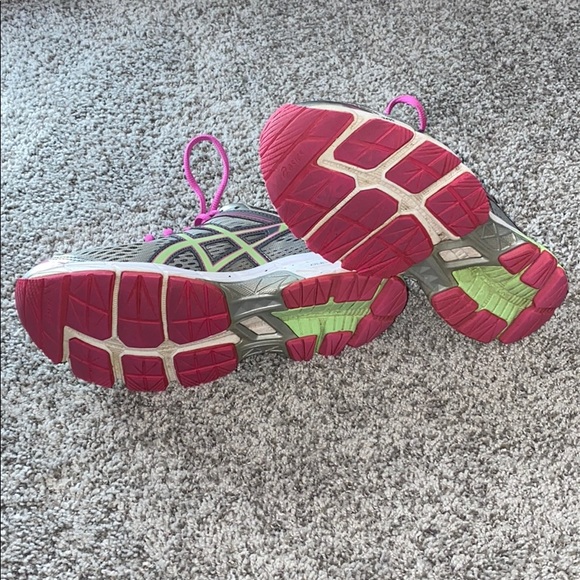 ASICS Women's Gt-1000 4 Running Shoe - Picture 8 of 10